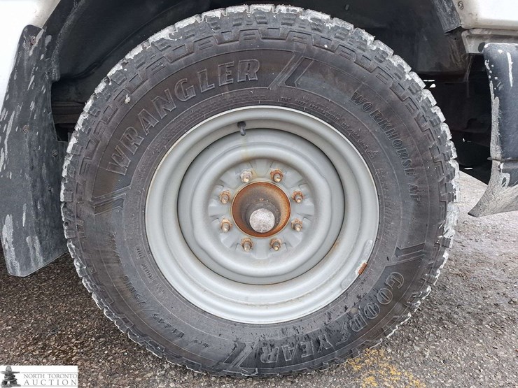 2009-ford-cargo-image-19