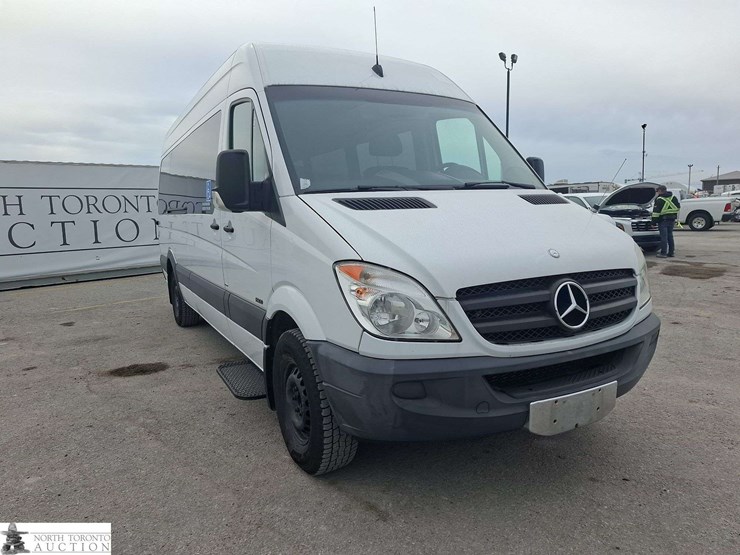 2012-mercedes-benz-sprinter-2500-image-3