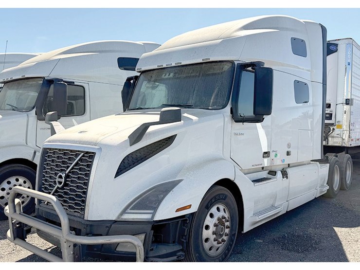 2020-volvo-vnl-760-image-1