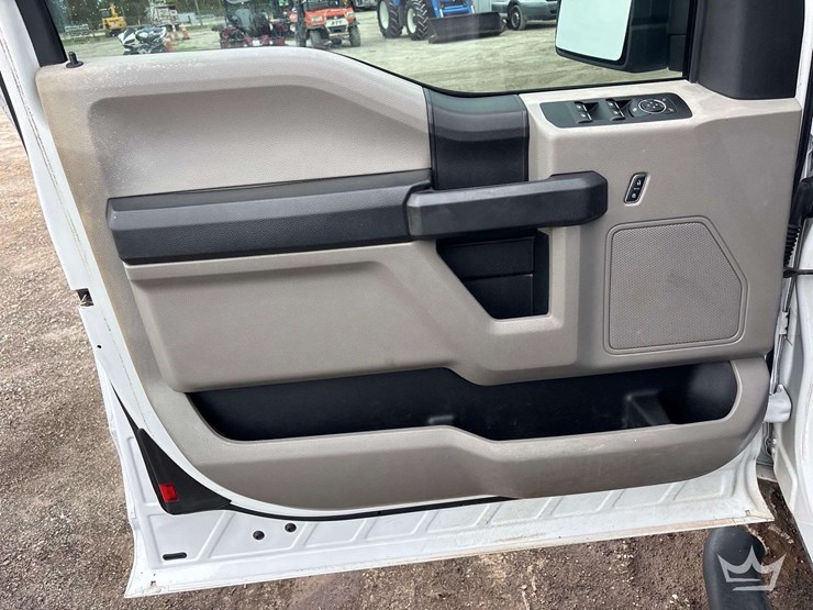 2017-ford-f150-image-11