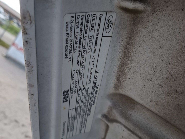 2011-ford-f350-image-15