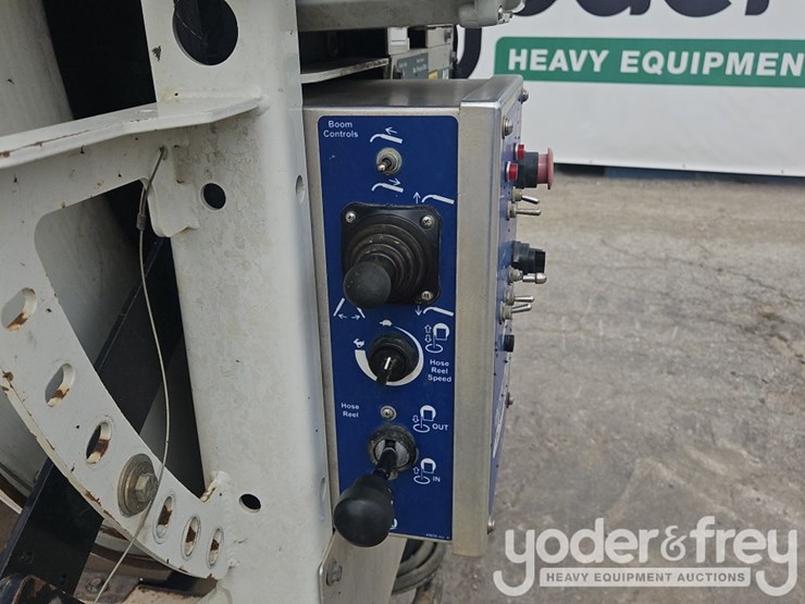 2012-vactor-2100-image-70