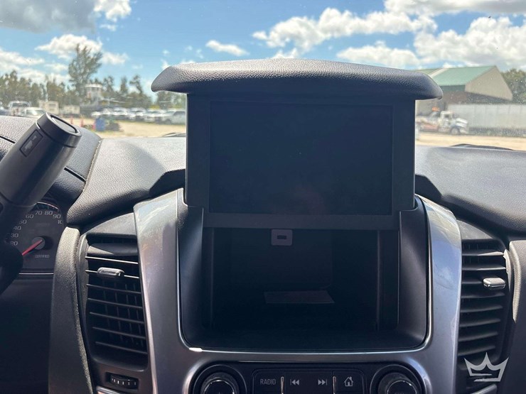 2018-chevrolet-tahoe-image-17