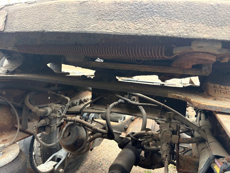 2009-caterpillar-c13-image-38