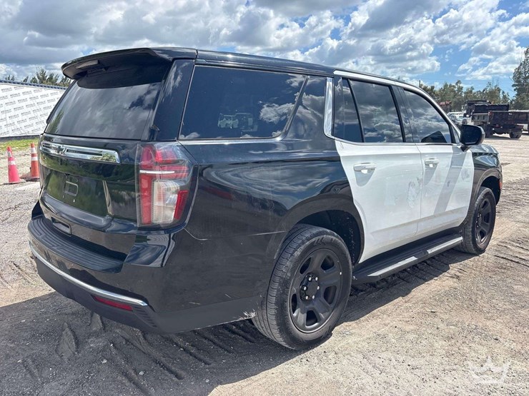 2021-chevrolet-tahoe-image-3