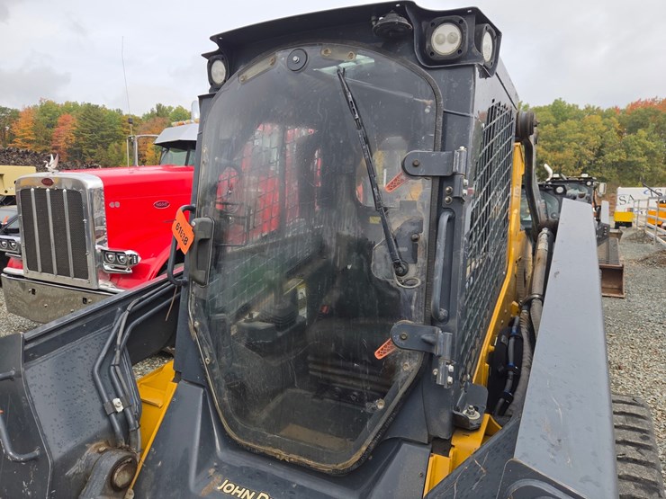 2020-deere-331g-image-37