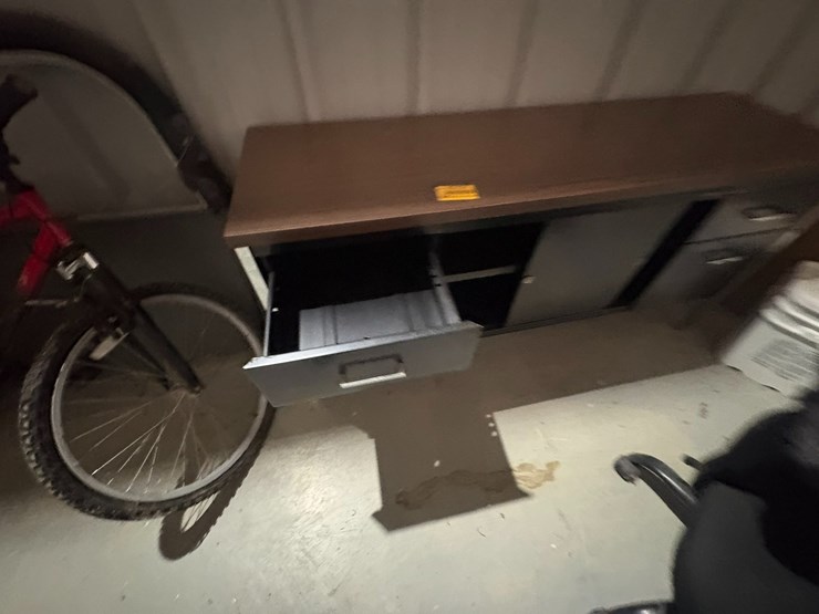 #42121-•-lot-of-desk,-chair-&-table-image-6