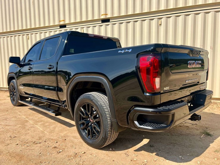 2024-gmc-sierra-1500-image-2
