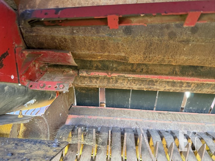 new-holland-br7090-image-86