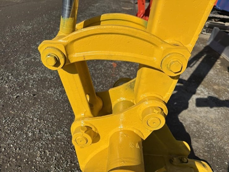 komatsu-pc30mr-1-image-11