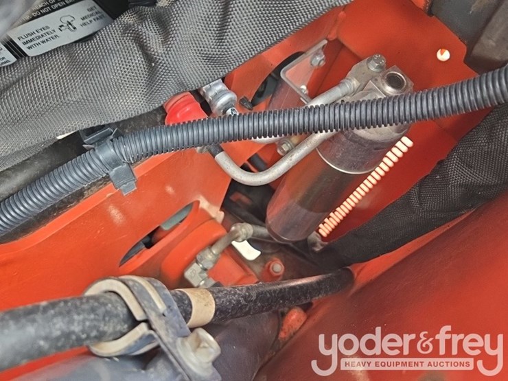2024-kubota-ssv65-image-23