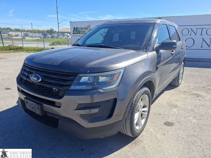 2016-ford-explorer-image-1
