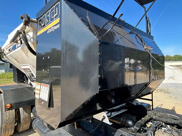 2015-peterbilt-220-image-49