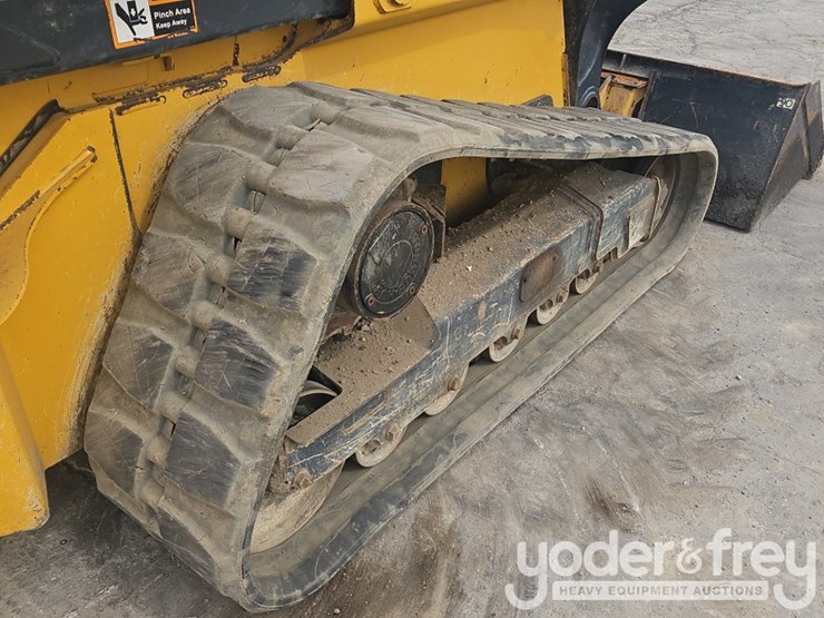 2021-deere-333g-image-24