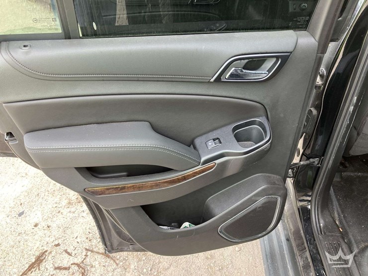 2019-chevrolet-tahoe-image-19