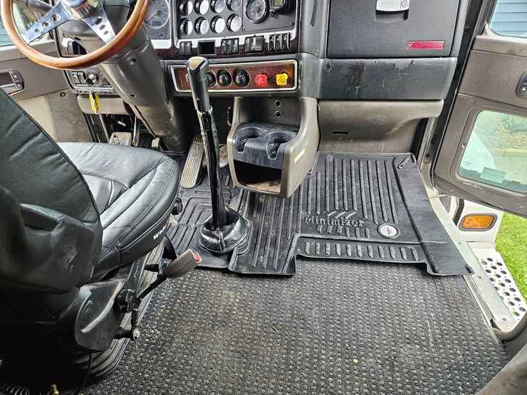2006-kenworth-t600-image-13