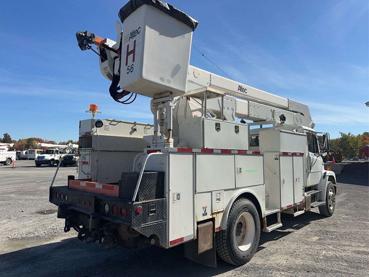 2002-freightliner-fl70-image-5