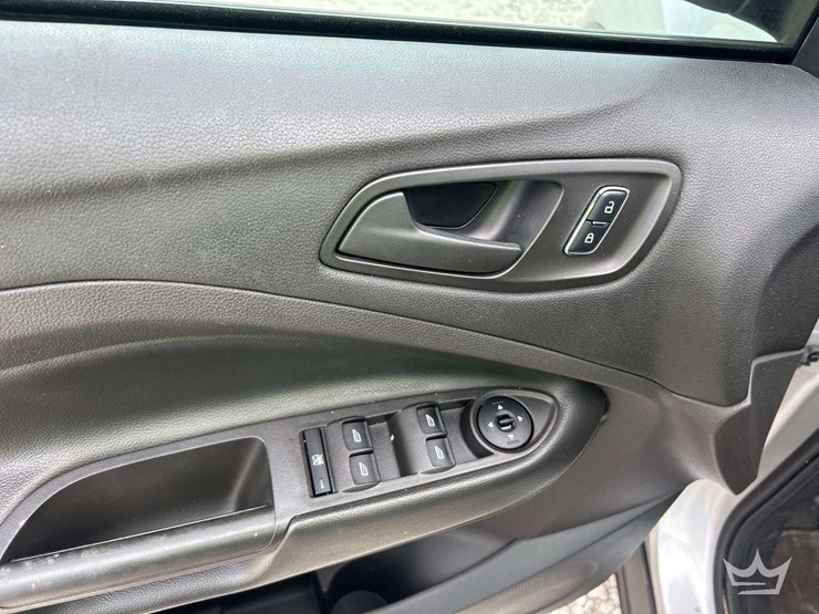 2015-ford-escape-image-12