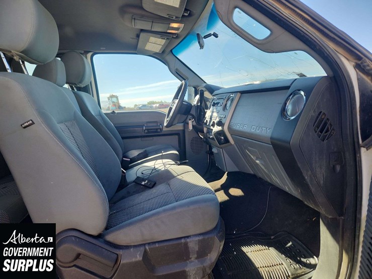 2013-ford-f350-image-42