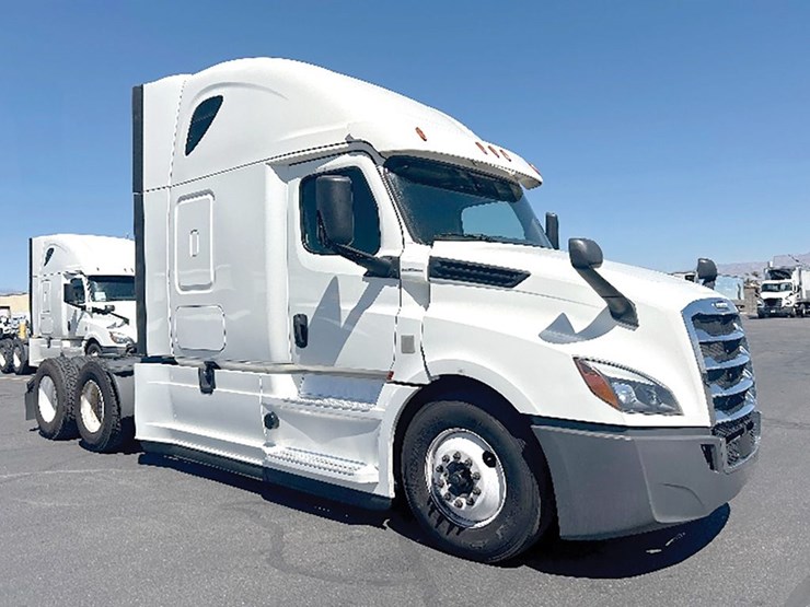 2020-freightliner-cascadia-126-image-1