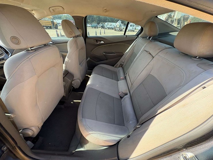 2017-chevrolet-cruz-4-door-sedan-(140,649-miles)-image-19