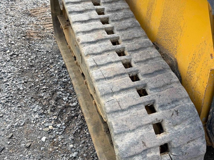 deere-325g-image-16