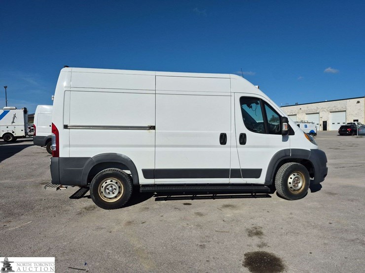 non-operable-2014-ram-promaster-cargo-van-image-4