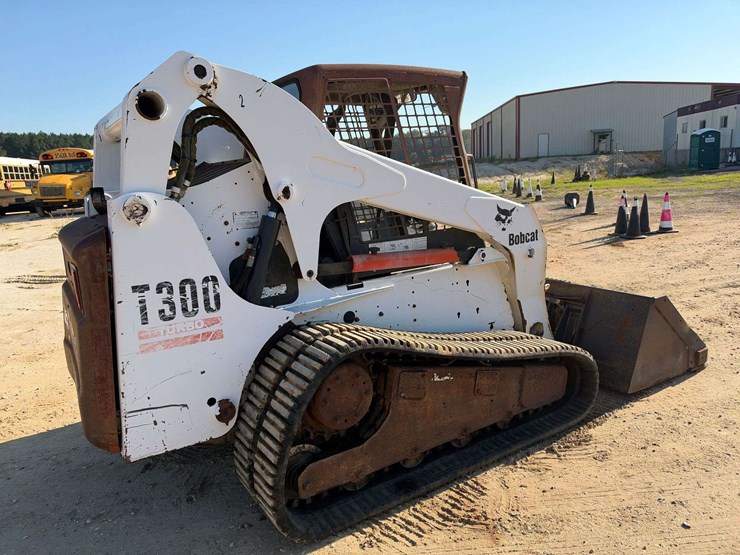 2005-bobcat-t300-image-3