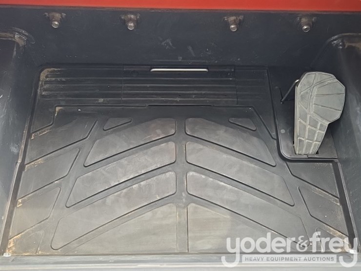 2024-kubota-ssv65-image-44