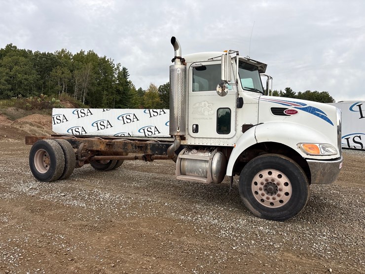 2007-peterbilt-335-image-7