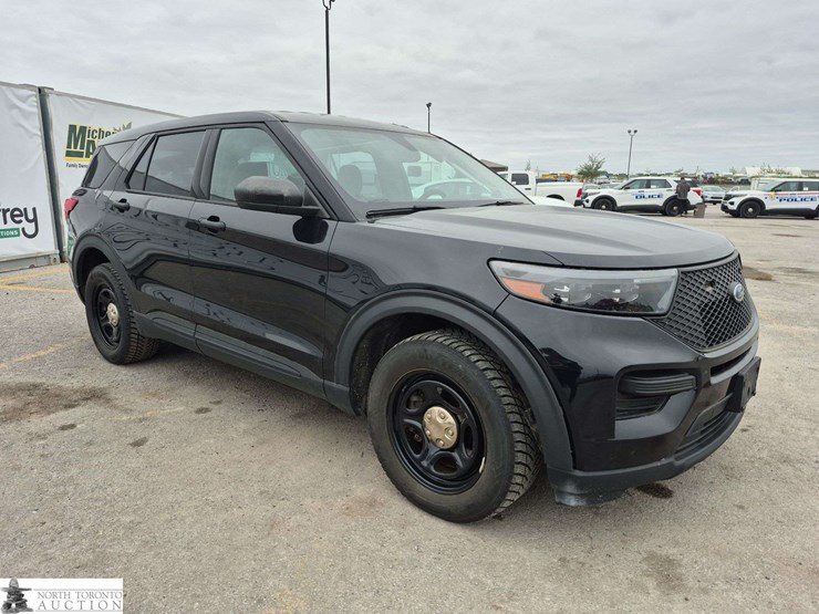 2021-ford-explorer-image-3