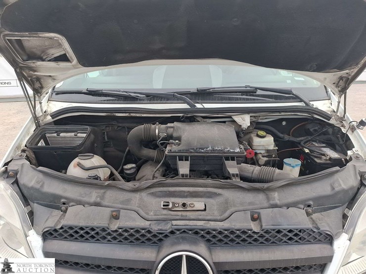 2012-mercedes-benz-sprinter-2500-image-9