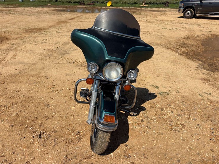 2002-harley-davidson-classic-motorcycle-(64,181-miles)-image-5