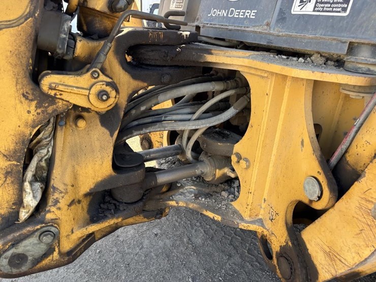 2005-deere-410g-image-20