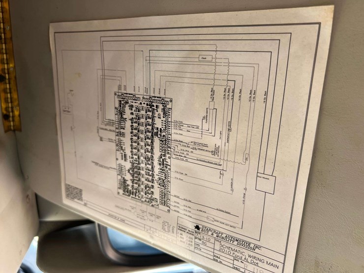 2011-ford-e350-image-42
