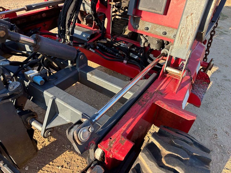 2004-moffett-m5500-image-16