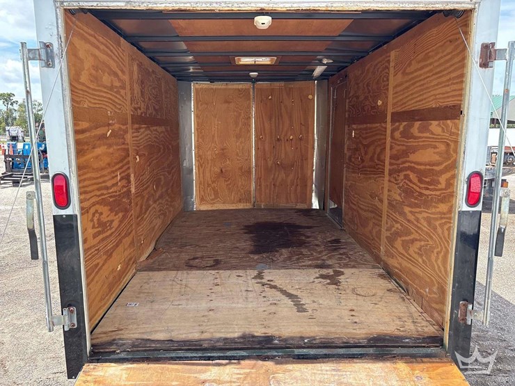 2005-12ft-t/a-enclosed-cargo-trailer-image-9