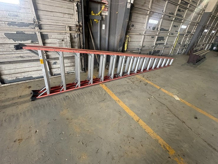 #42115-•-louisville-15'-step-ladder-image-1