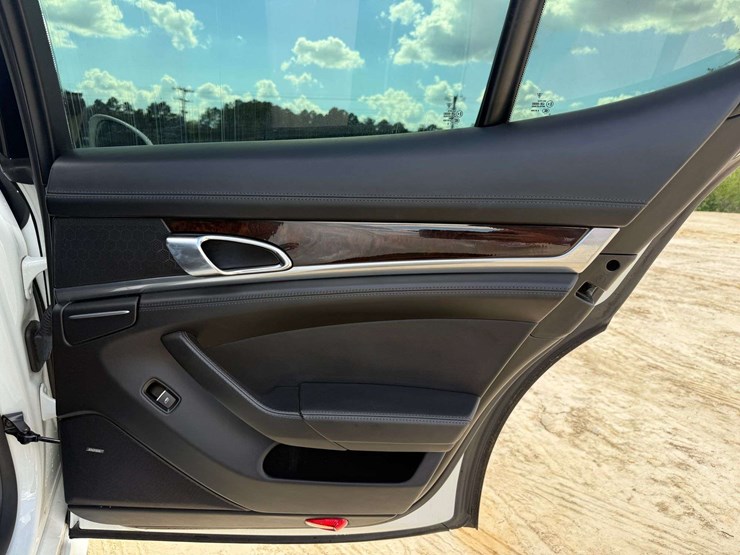 2016-porshe-panamera-4-door-hatchback-(132,955-miles)-image-25