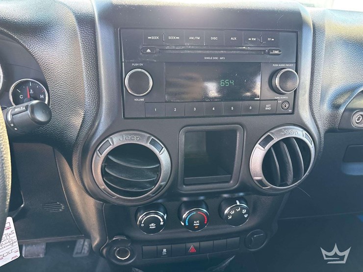 2011-jeep-wrangler-image-15