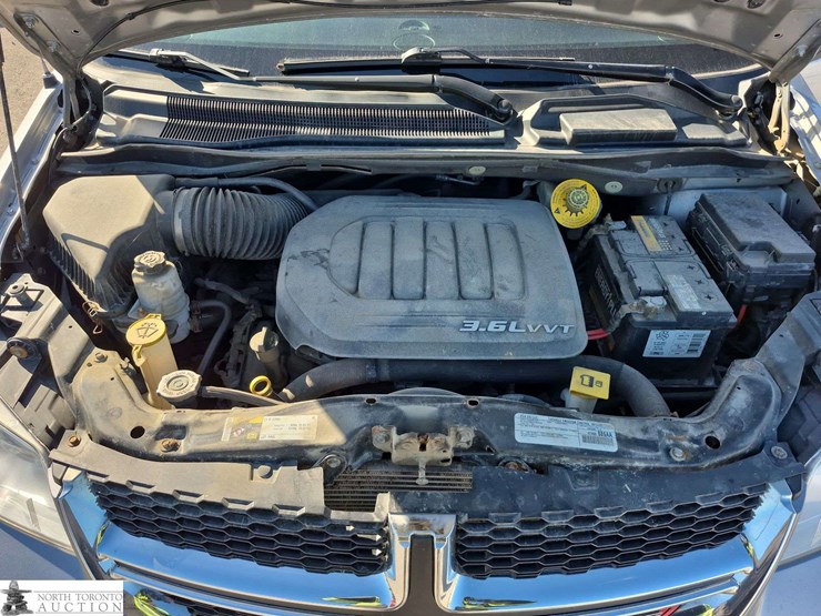 2017-dodge-grand-caravan-sxt-image-9