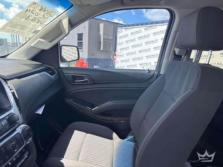 2018-chevrolet-tahoe-image-16