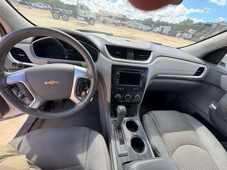 2017-chevrolet-traverse-image-10