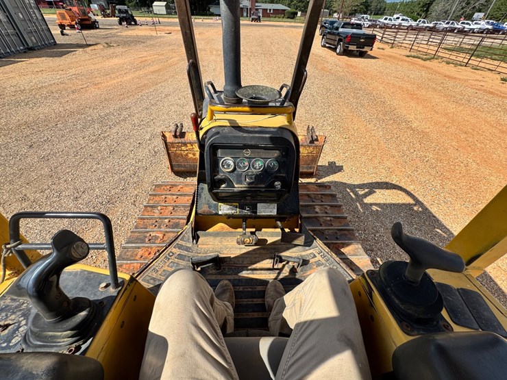 deere-550h-lt-image-10