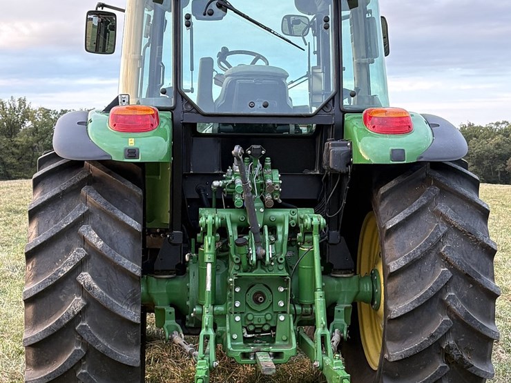 2018-john-deere-5125r-image-4