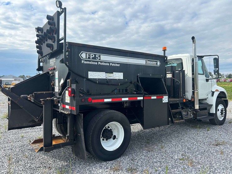 2019-international-durastar-4300-image-6