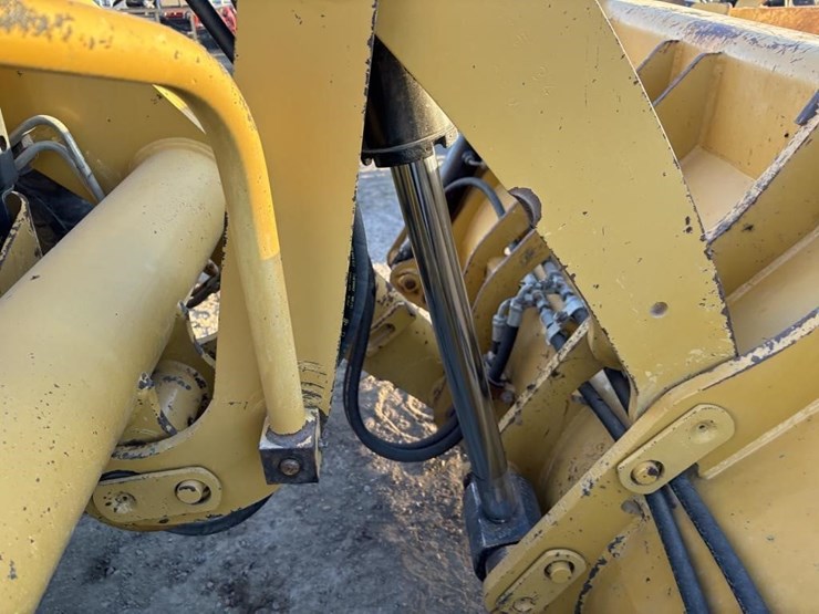 2007-caterpillar-414e-image-17