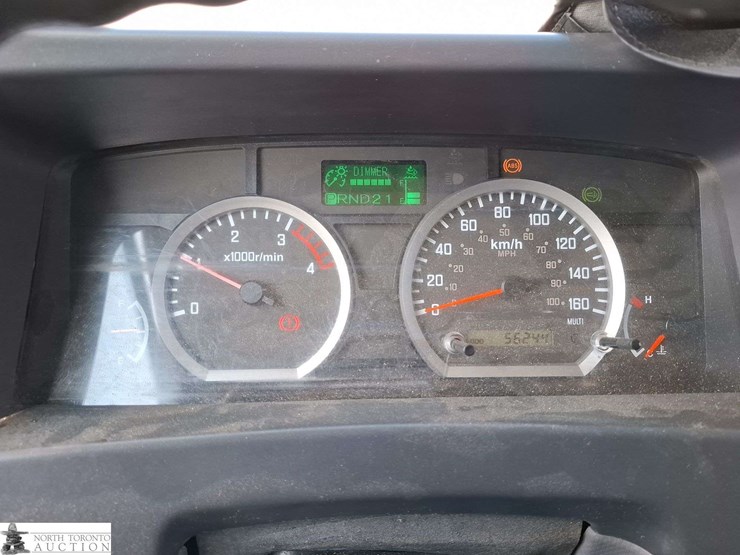 2014-isuzu-nqr-image-11
