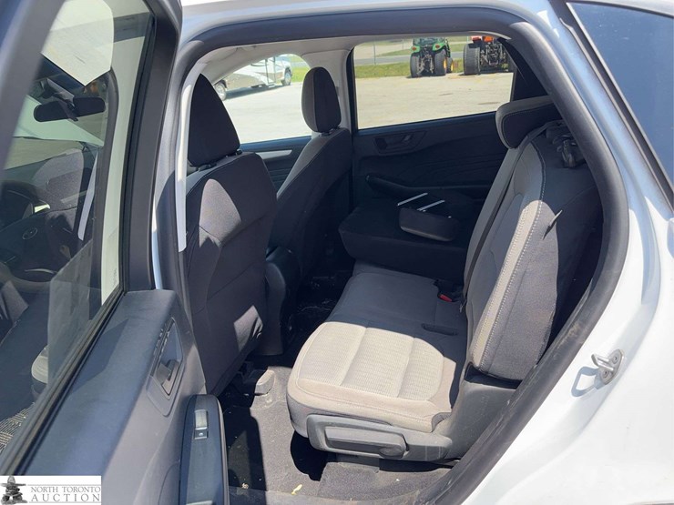 2022-ford-escape-image-14