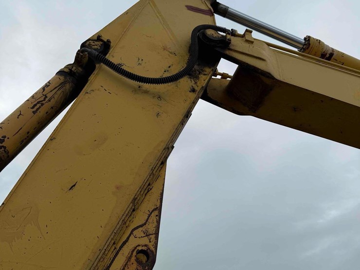komatsu-pc220-lc-6-image-11